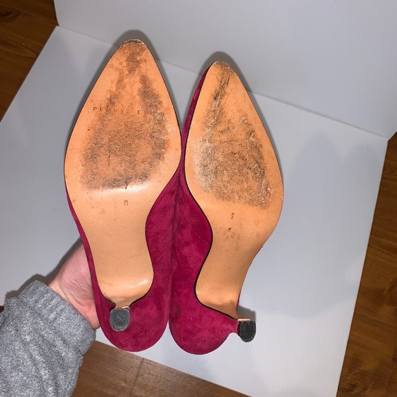 Perry Ellis Red 3 Inch Suede Heels Size 7 - Picture 2 of 5